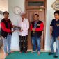 Foto : Anggota BIP saat menyerahkan bantuan untuk Ponpes Miftahul Ulum Proppo, yang mengalami kebakaran.