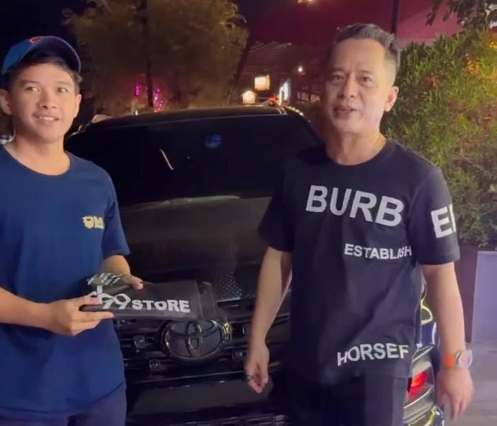 Antar Pesanan ke Pamekasan, Owner DJ99 Store Doakan Pelanggan Lancar Rejeki
