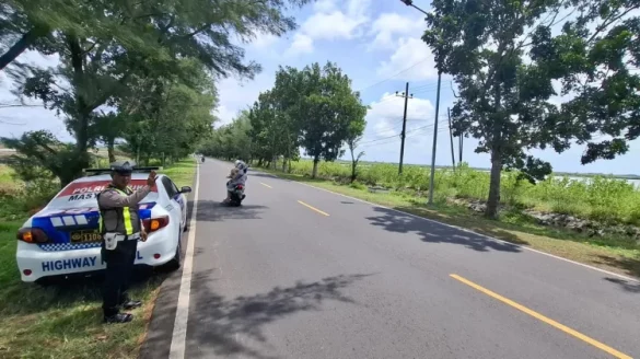Saat Petugas Satlantas Polres Sumenep sedang Patroli di Lokasi Rawan 