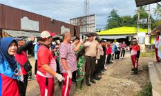 Jelang Ramadan, Forkopimcam Lenteng Gelar Kerja Bakti Bersihkan Pasar Lenteng