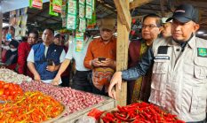 Bupati Sumenep Turun Lapangan, Jaga Stabilitas Harga dan Ketersedian Pokok