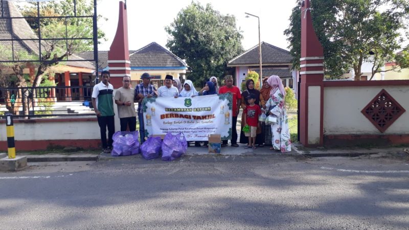 Foto/Dok : Plt. Camat Batuan bersama pegawai menyelenggarakan kegiatan 