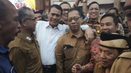 Foto/Dok : Momen akrab Mentan Amran Sulaiman gandeng Kepala DKPP Sumenep di tengah Koordinasi Strategis Pertanian 2026. @sumber_RADAR9.ID