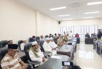 Foto Istimewa : Dr. Moh. Zeinudin, S.H.,S.H.I., M.Hum., LL.M., bersama para Kiai, Habib serta tokoh Ormas Islam, saat audensi di DPRD Sumenep. Dok. RADAR9.ID/Pimpinan Redaksi 