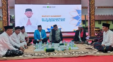 Foto: Bupati Achmad Fauzi Wongsojudo bersama Ketua DPD Komite Nasional Pemuda Indonesia Kabupaten Sumenep menghadiri silaturahmi dan buka puasa bersama yang melibatkan tokoh masyarakat di Pendopo Agung Keraton Sumenep. Dok. RADAR9.ID.