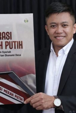Buku Dr. Naghfir Bedah Konsep Koperasi Desa Merah Putih