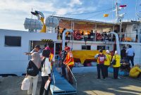 Foto: Kapal yang digunakan untuk mengangkut peserta program mudik dari Pelabuhan Kalianget menuju sejumlah wilayah kepulauan di Kabupaten Sumenep. Dok. RADAR9.ID.