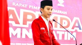  Foto: Ketua DPD Gerakan Mahasiswa Nasional Indonesia Jawa Timur, Hendra Prayogi, menegaskan sikap keras organisasi dalam mengecam aksi penyiraman air keras terhadap aktivis Andrie Yunus. Dokumentasi RADAR9.ID.