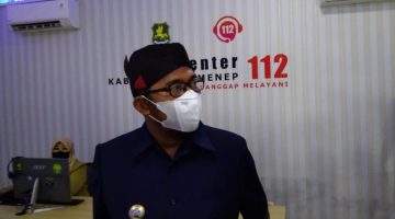 Foto: Bupati Sumenep, Achmad Fauzi Wongsojudo, meninjau langsung ruang operasional Call Center 112 di Kantor Pemerintah Kabupaten Sumenep sebagai upaya memastikan optimalisasi layanan darurat bagi masyarakat. Dok. RADAR9.ID.