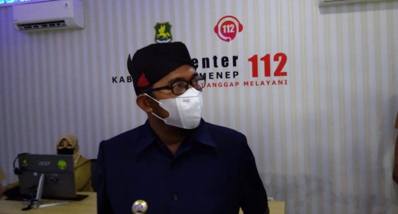 Foto: Bupati Sumenep, Achmad Fauzi Wongsojudo, meninjau langsung ruang operasional Call Center 112 di Kantor Pemerintah Kabupaten Sumenep sebagai upaya memastikan optimalisasi layanan darurat bagi masyarakat. Dok. RADAR9.ID.