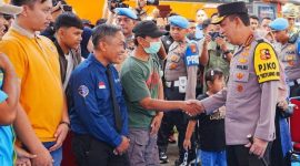 Foto: Kapolri Listyo Sigit Prabowo saat melepas 80 bus program Mudik Gratis Polri Presisi di Lapangan Polda Metro Jaya, Rabu (18/3), yang mengangkut 4.009 pemudik menuju Jawa Tengah dan DIY. Dokumentasi RADAR9.ID/@L