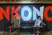 Foto: Diskusi kesenian Lesbumi PCNU Sumenep di Blank On Cafe, menghadirkan Moh Wail Irsyad sebagai pemantik, membahas peran seni sebagai media dakwah dan penguatan budaya lokal. Dokumentasi RADAR9.ID