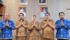 Foto: dr. Erliyati bersama jajaran RSUD Sumenep saat menyampaikan ucapan Hari Raya Idulfitri 1447 Hijriah sekaligus menegaskan komitmen pelayanan kesehatan kepada masyarakat. Dokumentasi RADAR9.ID