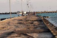 Foto: Kondisi jalan di Pulau Masalembu yang rusak parah dan menganga, hingga kini tak tersentuh perhatian Pemerintah Provinsi Jawa Timur, Kamis (19/3/2026). Dokumentasi Redaksi Jurnalis Indonesia.