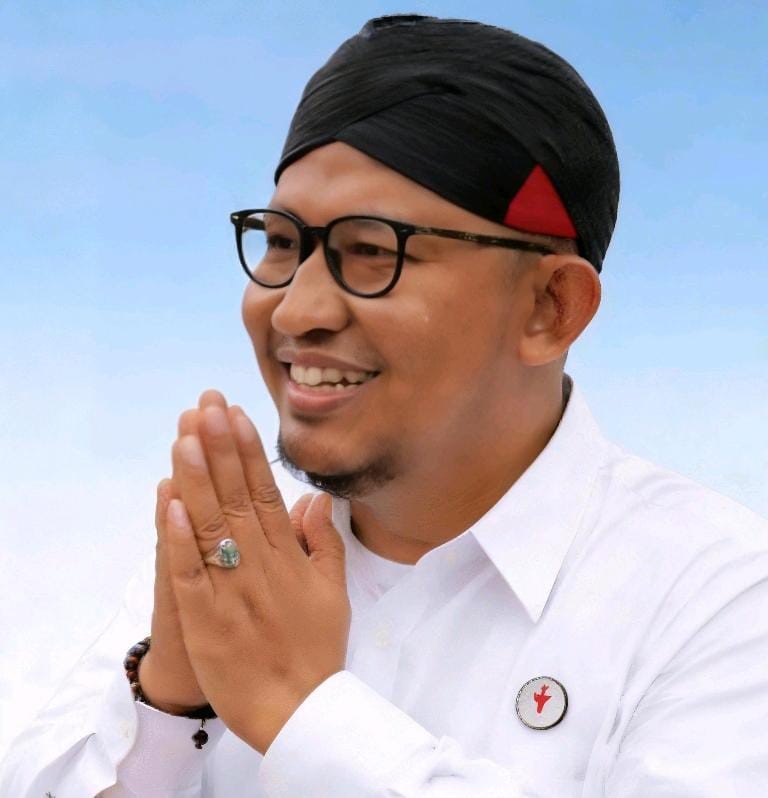 Foto: Bupati Sumenep, Dr. H. Achmad Fauzi Wongsojudo, S.H., M.H., saat menyampaikan pesan Idul Fitri 1447 H/2026 M sekaligus menegaskan komitmen menjaga kondusivitas dan memperkuat persatuan masyarakat. Dokumentasi RADAR9.ID/Istimewa.