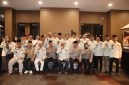 Foto: Kapolres Sumenep, AKBP Anang Hardiyanto, bersama jajaran pejabat utama Polres dan anggota Persaudaraan Kepala Desa Indonesia (PKDI) Kabupaten Sumenep saat mengikuti kegiatan ngopi bersama dan halal bihalal di Desa Kolor, Kecamatan Kota Sumenep, Kamis (26/3/2026) malam. Dokumentasi RADAR9.ID/Istimewa.