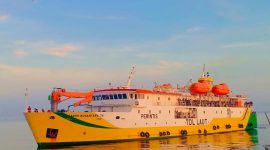 Foto: Kapal Sabuk Nusantara 75 tengah berlayar melintasi perairan Sapeken, Kabupaten Sumenep. Dokumentasi RADAR9.ID