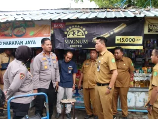 Kapolres Sumenep Sidak Minyakita di Pasar Anom, Awasi Distribusi dan Tekan Harga Tetap Sesuai HET