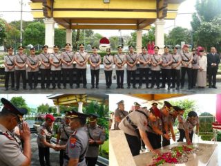 Teladani Pahlawan, Kapolres Tanjung Perak Pimpin Tabur Bunga di Makam WR Supratman Beserta Pejabat Utama dan Bhayangkari