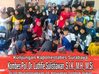 Sambangi SD Muhammadiyah 20, Kapolrestabes Surabaya Beri Motivasi dan Hangatkan Suasana Belajar