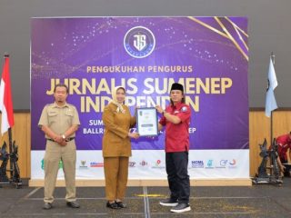 Dedikasi Pelayanan Kesehatan Diapresiasi, JSI Berikan Penghargaan kepada Direktur RSUD Sumenep