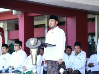 Bupati Fauzi Tekankan Ilmu dan Akhlak sebagai Fondasi Peran Santri dalam Pembangunan Bangsa